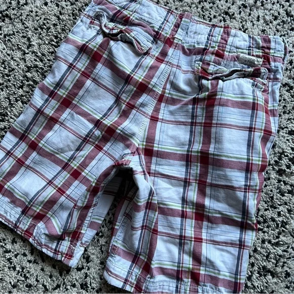 Abercrombie & Fitch Plaid Shorts Red White Casual Slightly Distressed Men’s 32 - Picture 5 of 16